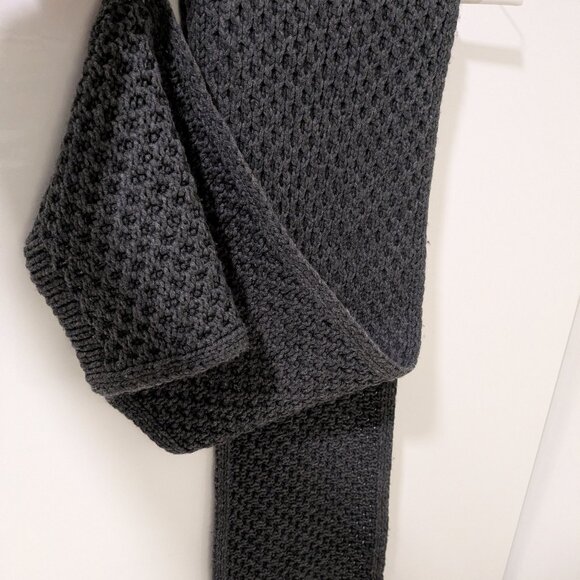 Christopher Fischer Chunky Soft Wool Charcoal Gray Scarf - Picture 5 of 8